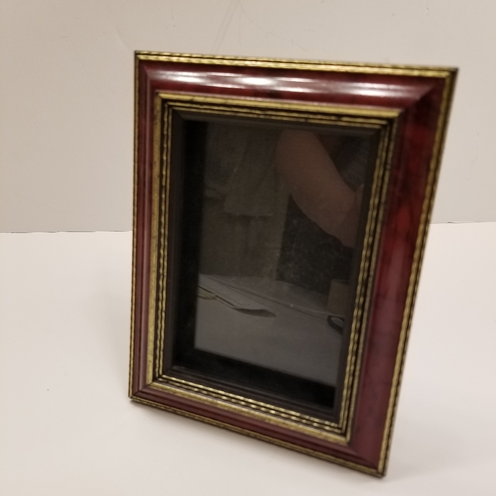 🆕️🎁Burgundy Classic Intercraft Frame